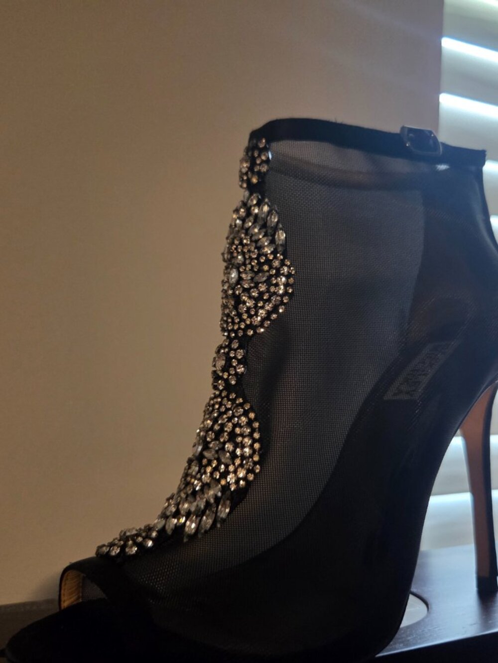 Badgley Mischka black mesh rhinestone heels (Size 8)